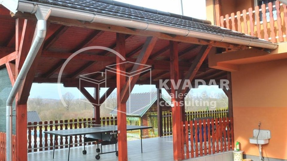 VILLA-MINI HOTEL/GORNJI HRASTOVAC (nedaleko Sunje)/4 STAMBENA OBJEKTA (20 SOBA) NA POSJEDU OD 37.335m2