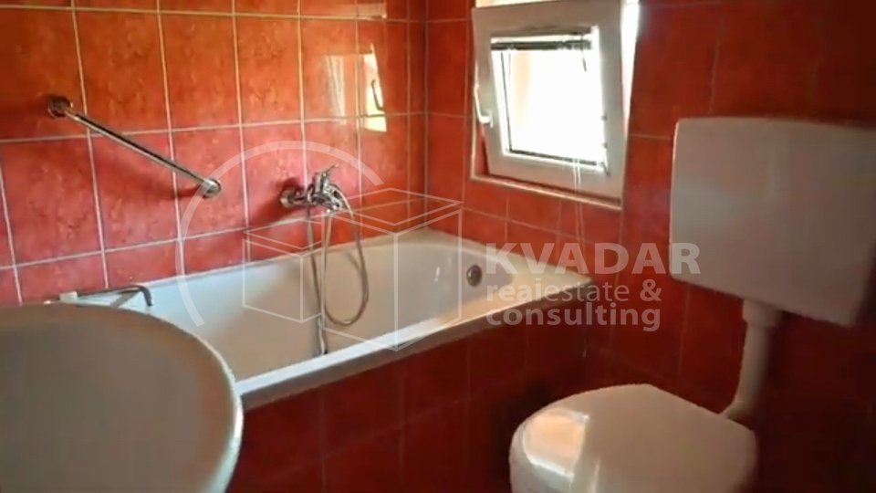 VILLA-MINI HOTEL/GORNJI HRASTOVAC (nedaleko Sunje)/4 STAMBENA OBJEKTA (20 SOBA) NA POSJEDU OD 37.335m2